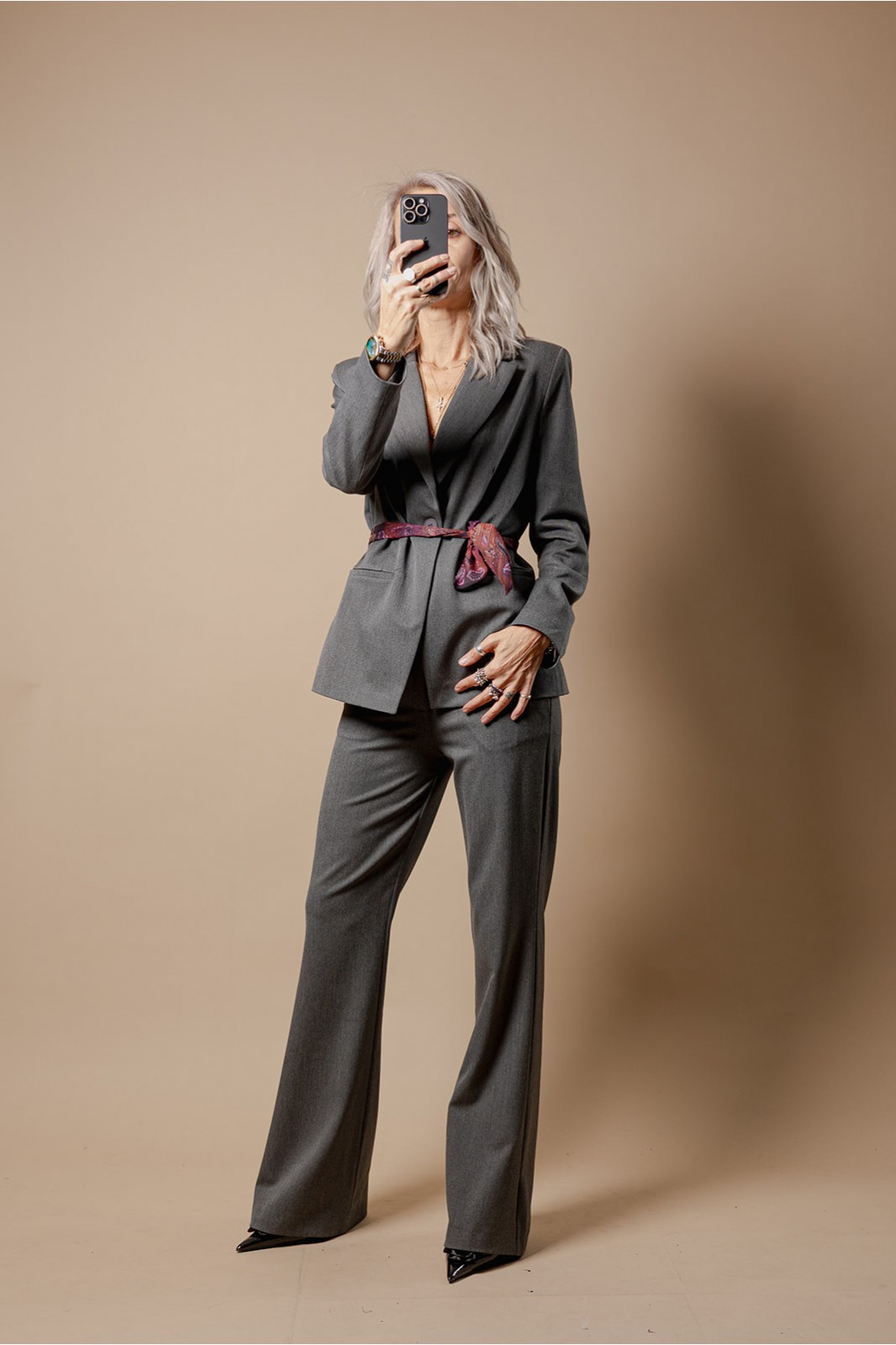 ΚΟΣΤΟΥΜΙ ΜΕ ΜΑΝΤΗΛΙ ΚΟΣΤΟΥΜΙ ΜΕ ΜΑΝΤΗΛΙ