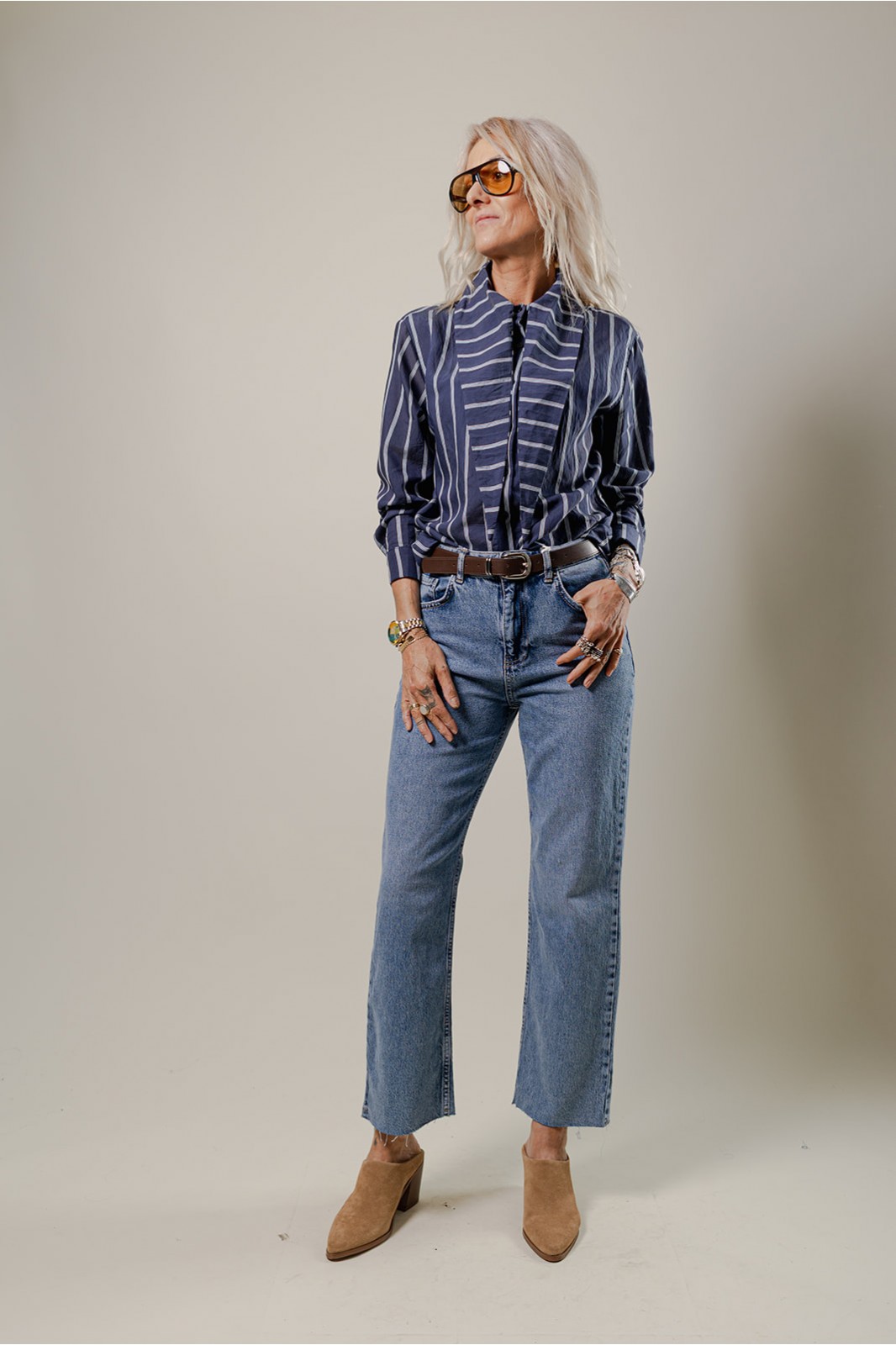 SHORT STRAIGHT JEANS