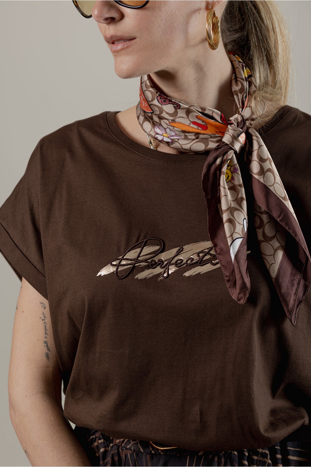 BROWN GOLD TEE